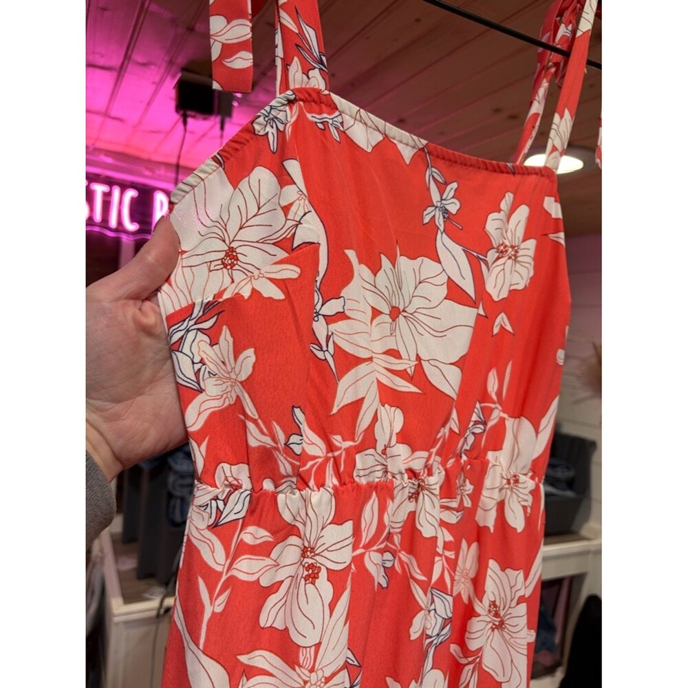 Floral pink and White Maxi Dress - Picture 2 of 13